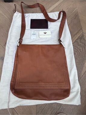 Vintage Bottega Veneta Brown Leather Crossbody Messenger Bag Italy